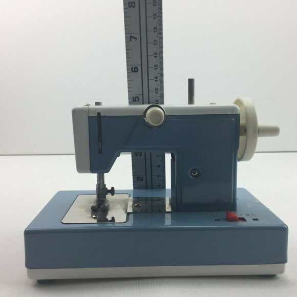 Vintage Miniature Toy Blue White Sewing Machine Hand Crank Battery Operated - Picture 12 of 12